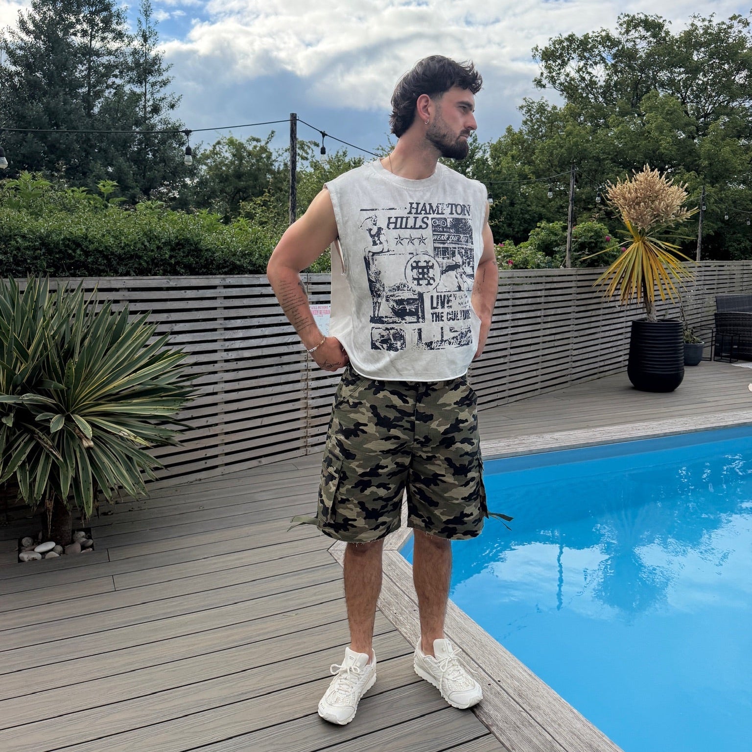 SUMMER LOVIN SLEEVELESS T-SHIRT