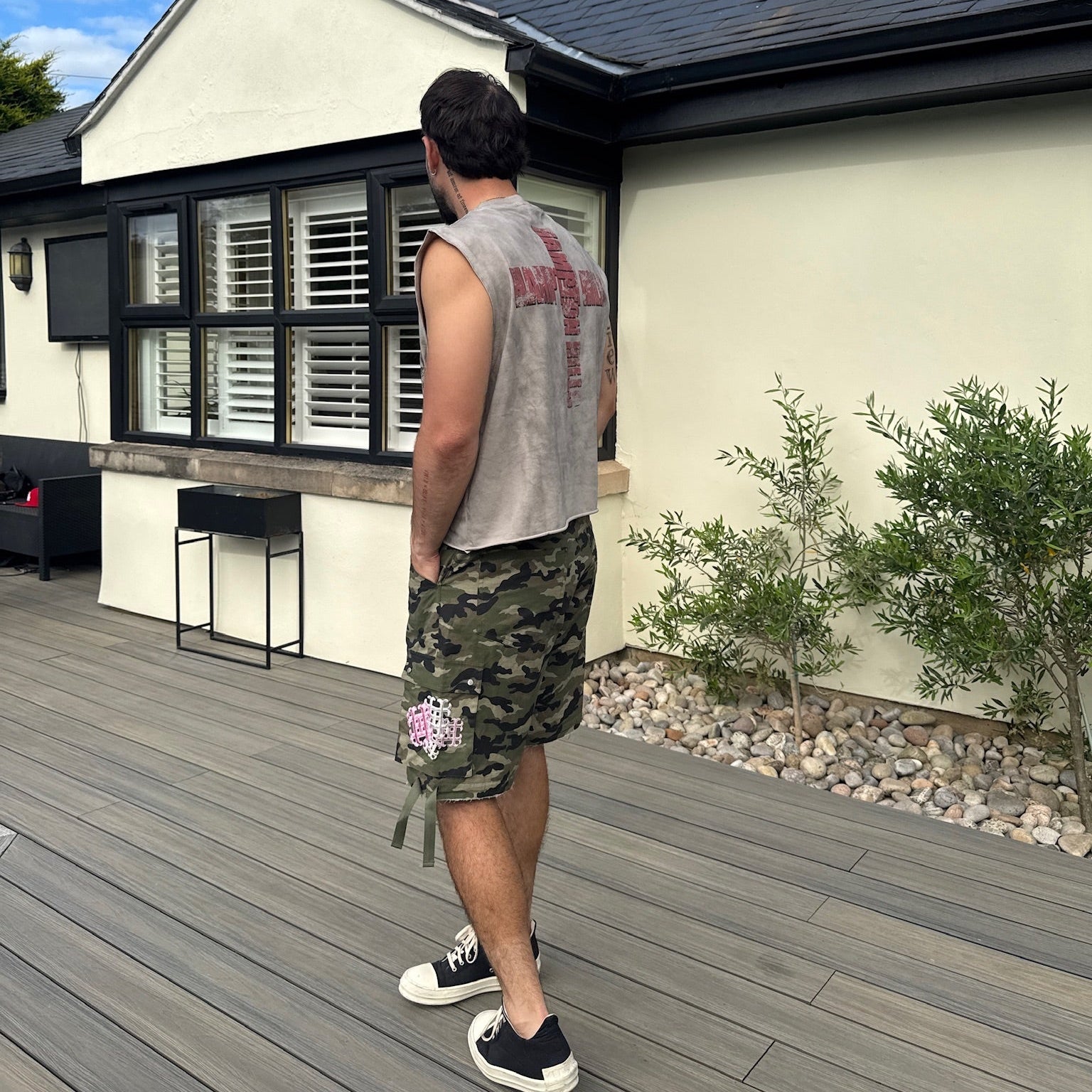 CAMO CARGO SHORTS